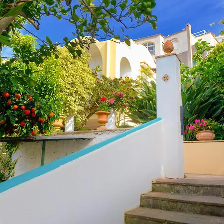 Dorothee Penzion Capri